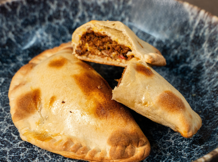 Empanada artesanal x 8 und Carne Caribe