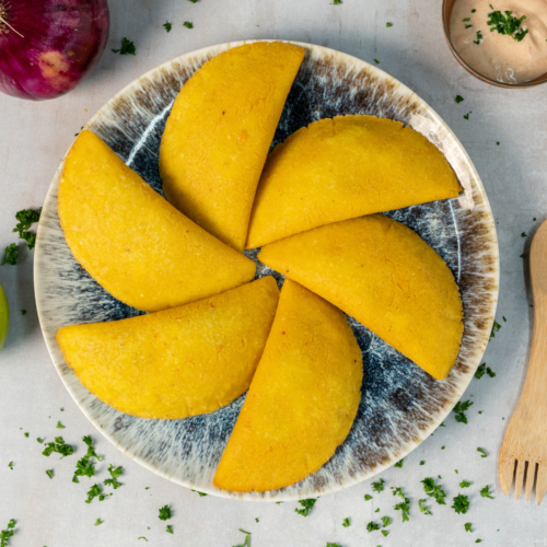 Empanada de Maíz relleno de Papa con Carne