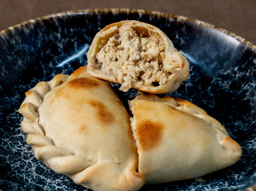Empanada artesanal Pollo con champiñones
